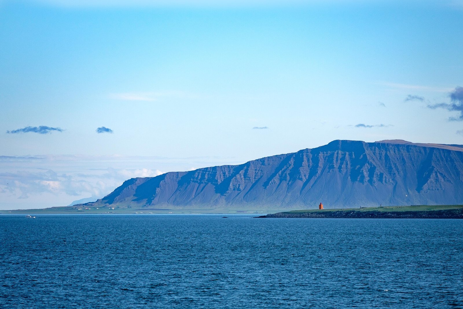 Découvrez Engeyjarviti : le phare de Reykjavík en Islande - Reykjavík | Secret World Trip Planner