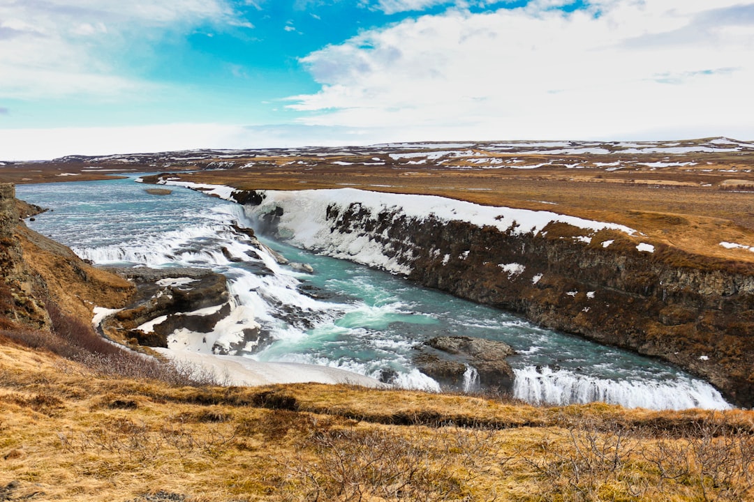 Gullfoss: A Cascata Dourada da Islândia - 8VGH+RFR | Secret World Trip Planner