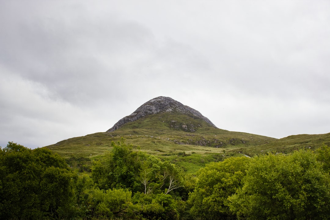 Entdecken Sie die Magie des Torc Mountain: Eine Reise durch Natur und Legenden - Pallas | Secret World Trip Planner