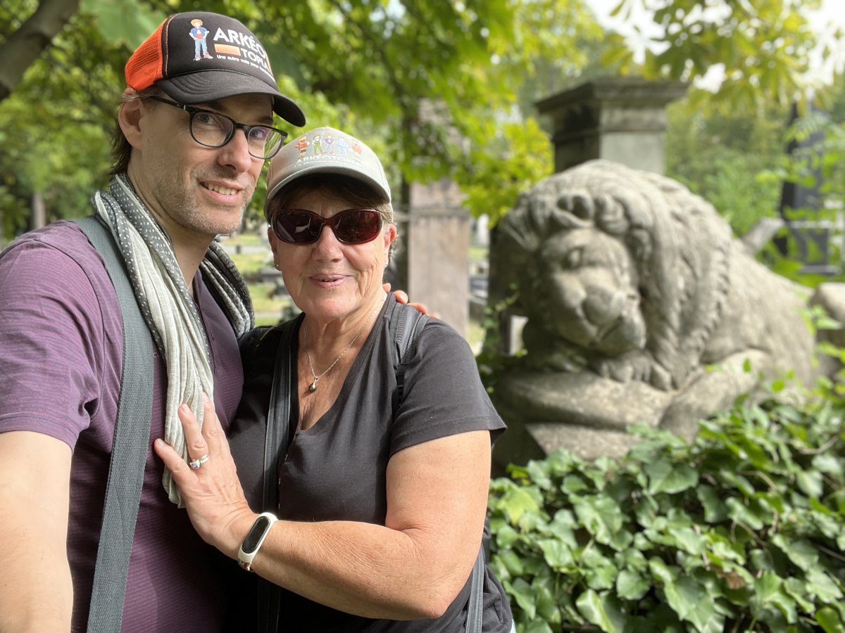 Cemitério de Kerepesi: jardins e mausoléus em Budapeste - Budapest | Secret World Trip Planner