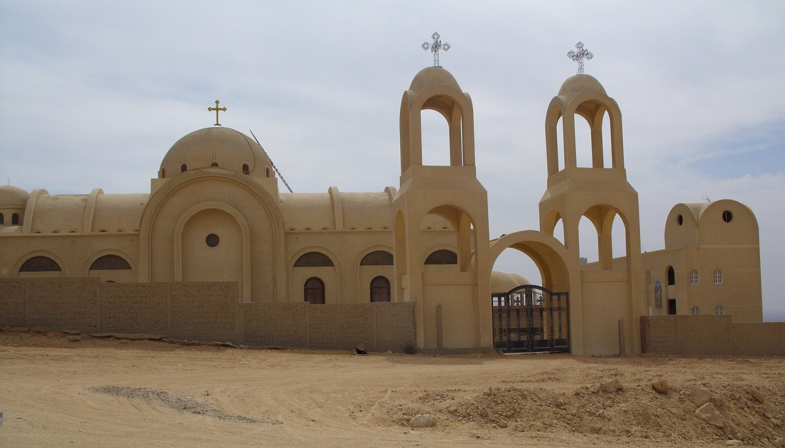 Scoprire l'Evangelicalismo in Egitto: un Viaggio nella Fede - Helwan | Secret World Trip Planner