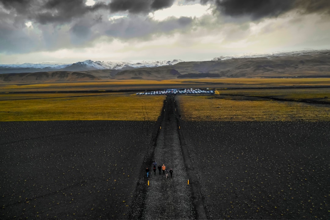 Outlaws : Un Voyage dans le Monde des Vidéos en Islande - Reykjavík | Secret World Trip Planner