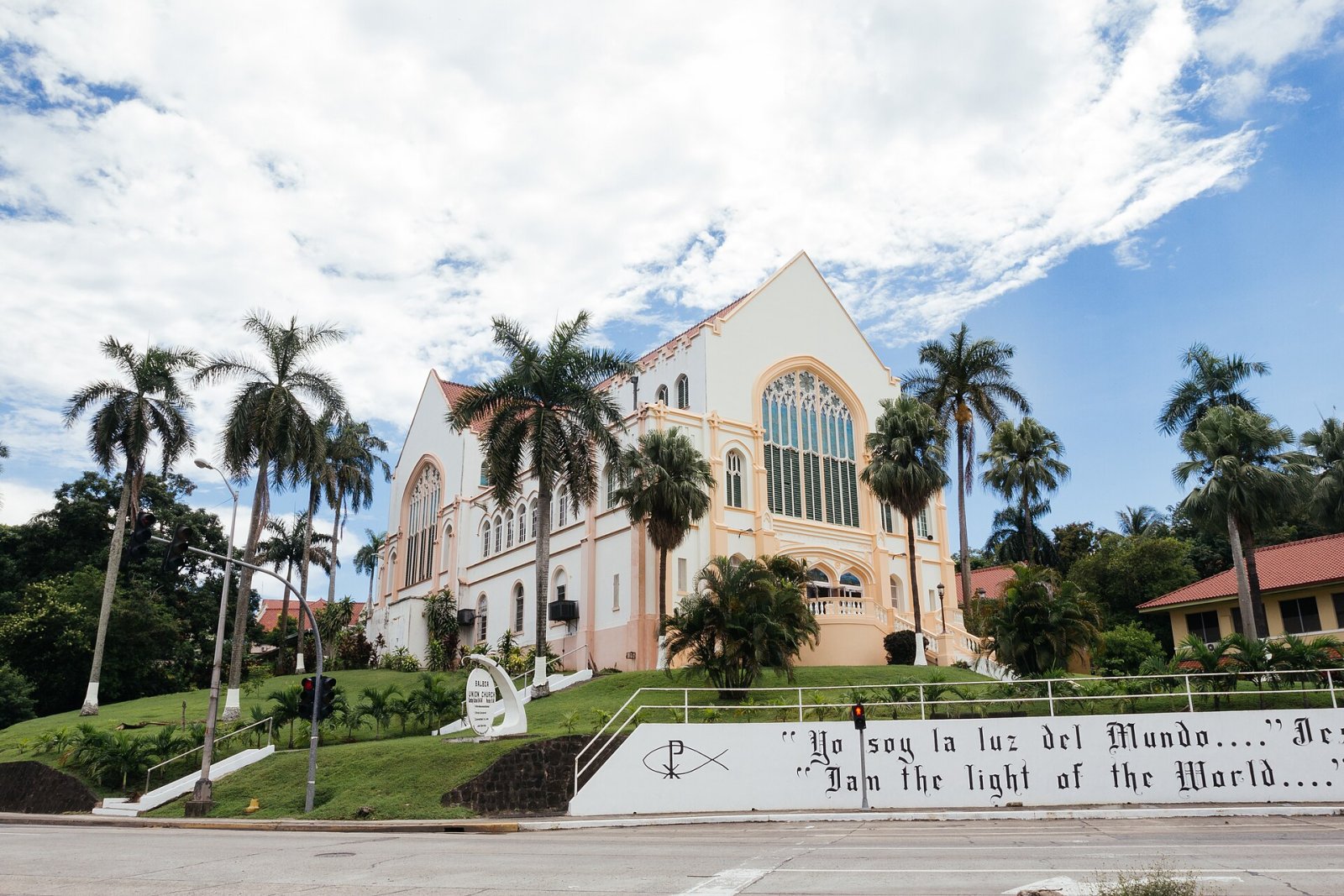 Descubre la Iglesia de Panamá: un tesoro cultural para visitar - Hacia el Valle 22-59 | Secret World Trip Planner