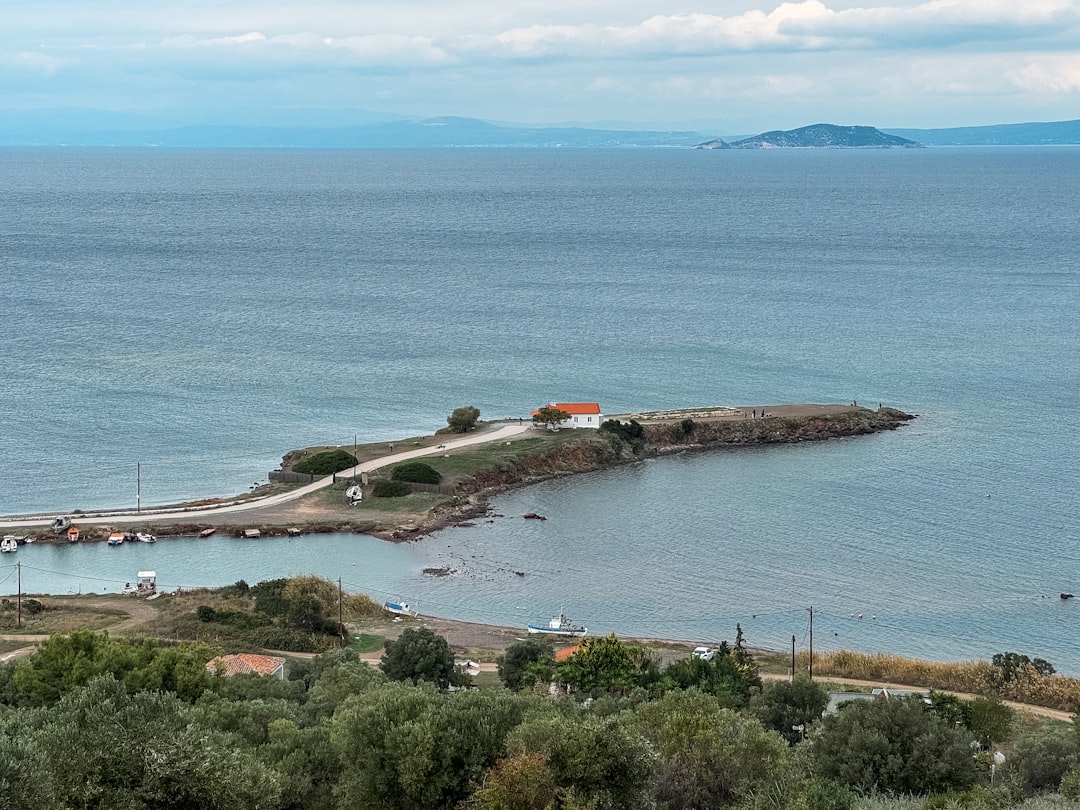 エステート・アルギロス：サントリーニの火山とアシリティコ - Episkopi Gonias 847 00 | Secret World Trip Planner