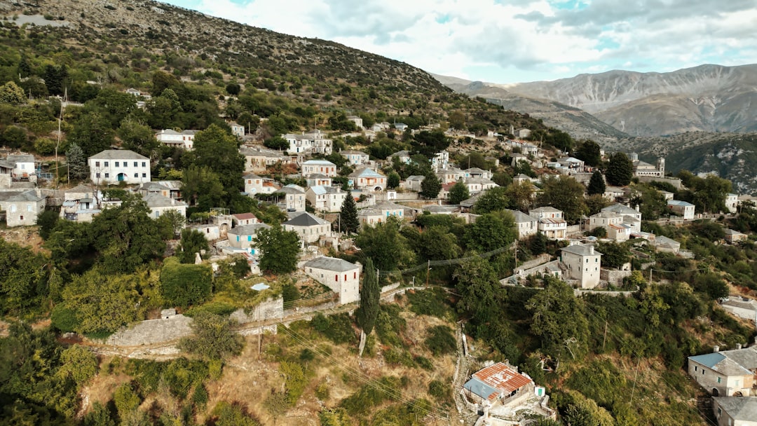 阿尔吉罗斯酒庄：圣托里尼的阿西尔提科与火山魅力 - Episkopi Gonias 847 00 | Secret World Trip Planner