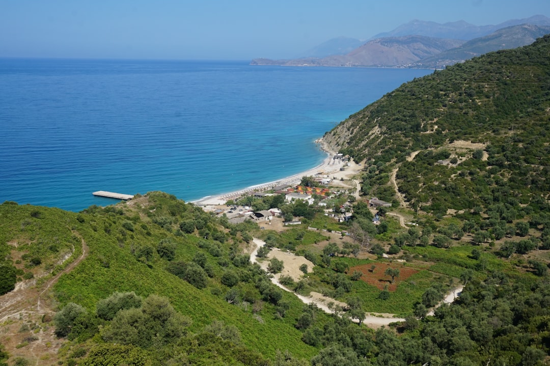 阿尔吉罗斯酒庄：圣托里尼的阿西尔提科与火山魅力 - Episkopi Gonias 847 00 | Secret World Trip Planner