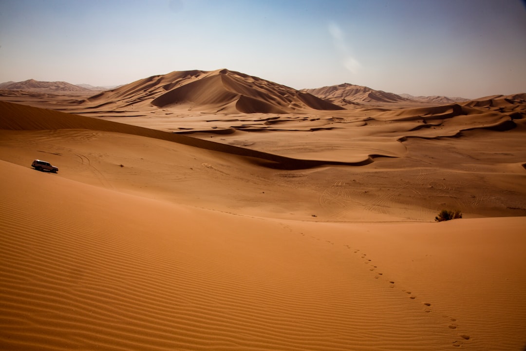 Rub' al-Khali: il deserto più grande del mondo | Secret World Trip Planner