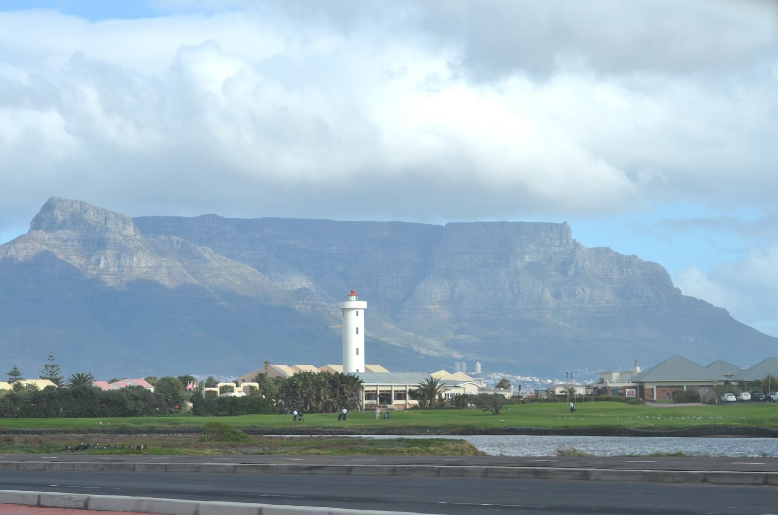 ミルネルトン灯台を発見：南アフリカの宝石 - Cape Town | Secret World Trip Planner