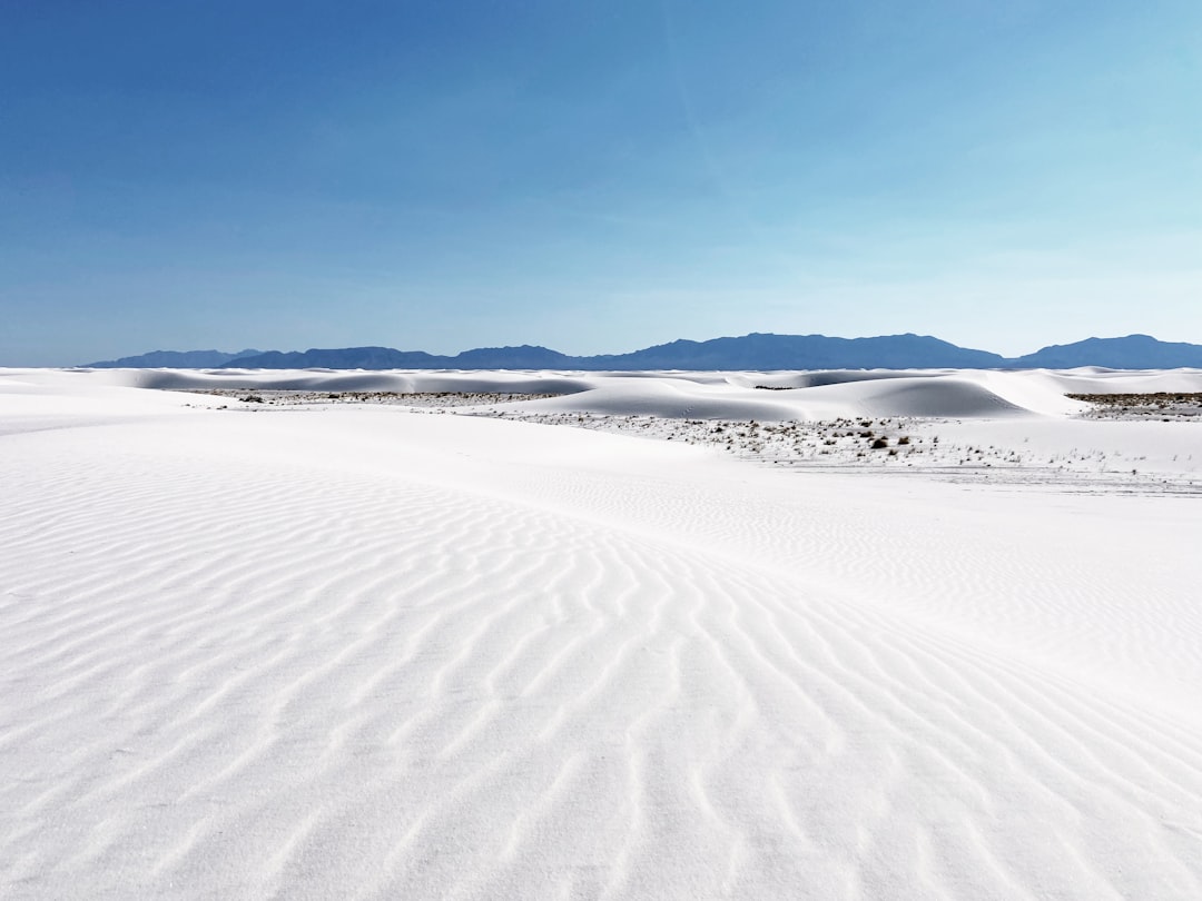 Desierto Blanco: senderos entre rocas blancas en Farafra - Al Wadi Al Gadid Desert | Secret World Trip Planner