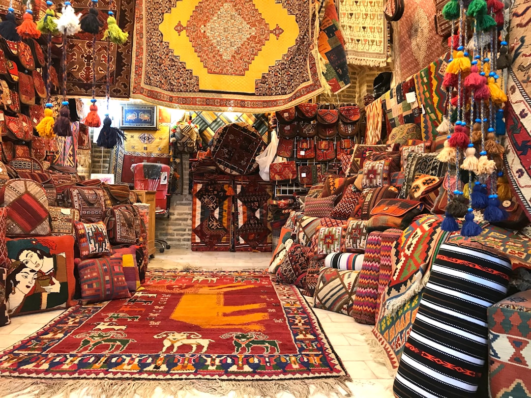 Vakil Bazaar en Shiraz: el corazón del bazar persa - District 8 | Secret World Trip Planner
