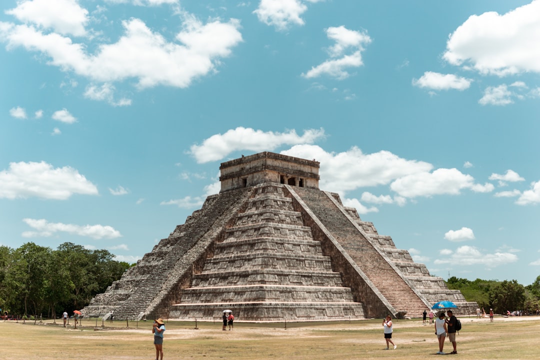 チチェン・イッツァ：光と石の間のマヤ建築 - 97751 Yucatán | Secret World Trip Planner