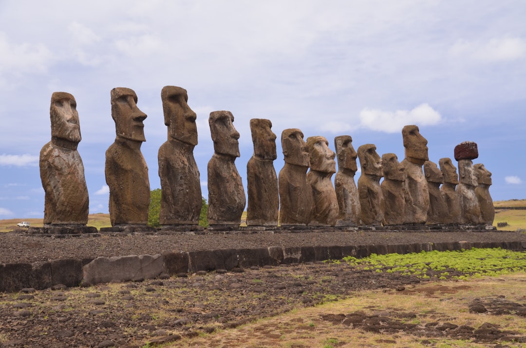 Ahu Tongariki: 15 moai ao amanhecer na Páscoa - Isola di Pasqua | Secret World Trip Planner