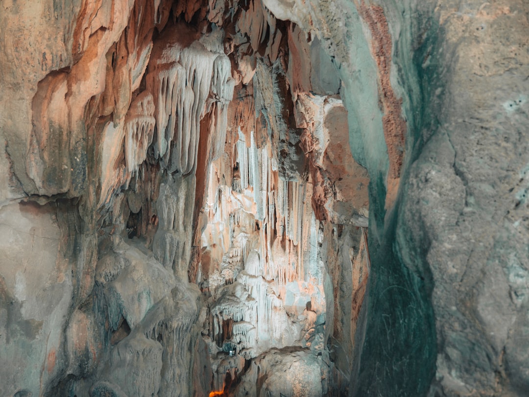 Grotta de Prometeo en Georgia: maravilla subterránea - 9JG2+P6R | Secret World Trip Planner