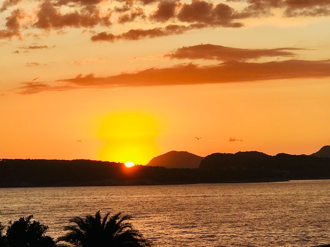 Oia auf Santorin: Der Sonnenuntergang über der Caldera - Unnamed Road | Secret World Trip Planner