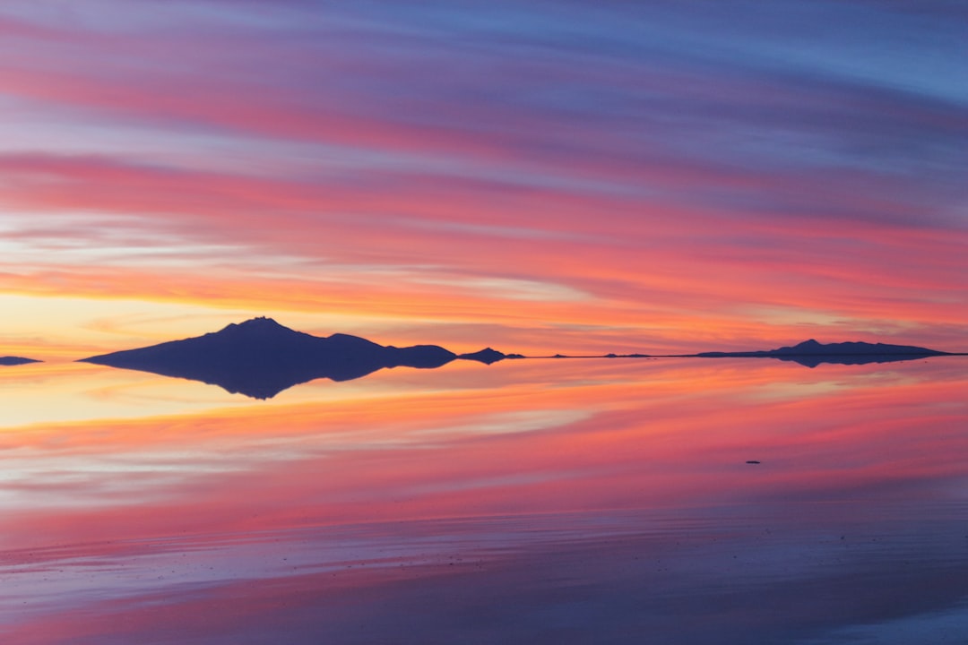 Salar de Uyuni ao pôr do sol: o espelho do céu - Bolivia South America | Secret World Trip Planner