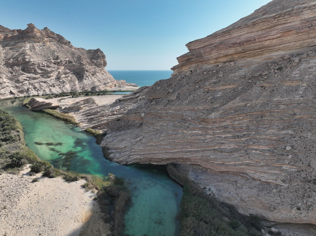 Descubra Jabal Qarari: uma joia natural de Omã - Jalan Bani Buali | Secret World Trip Planner
