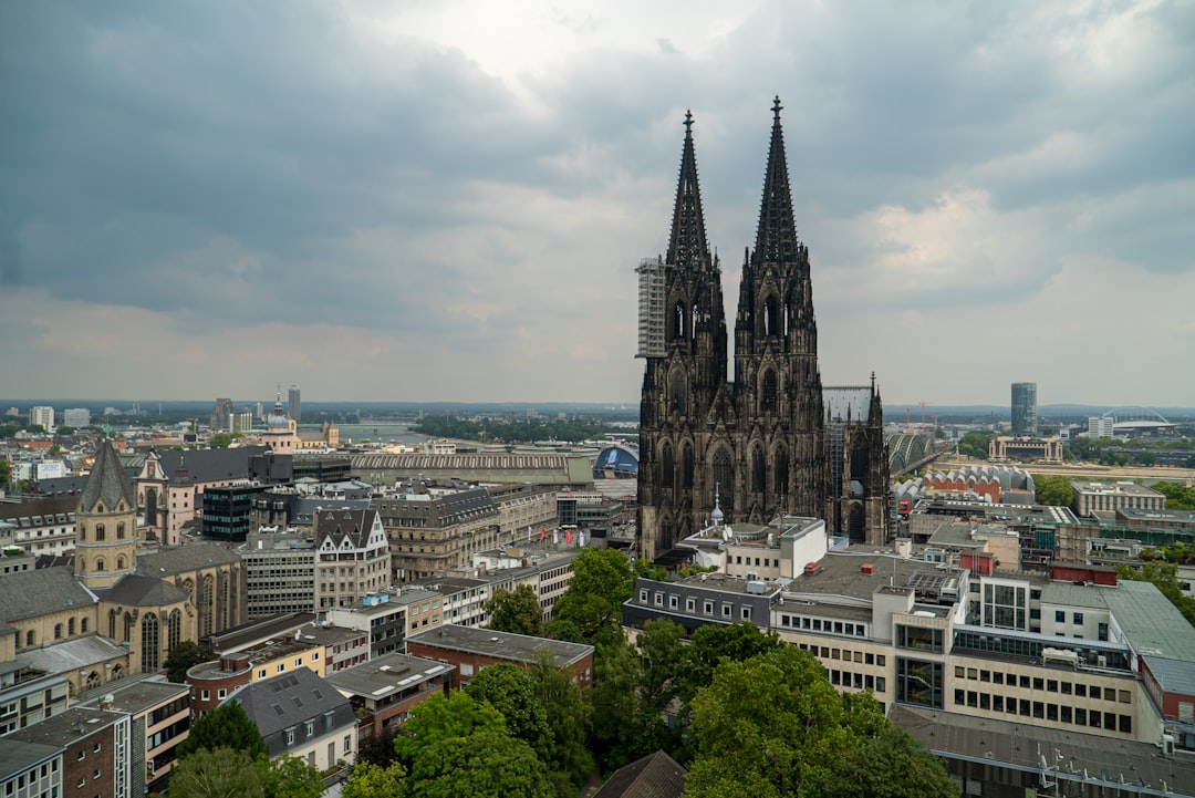 Duomo de Cologne : la plus haute cathédrale gothique d'Europe - Domkloster 4 | Secret World Trip Planner