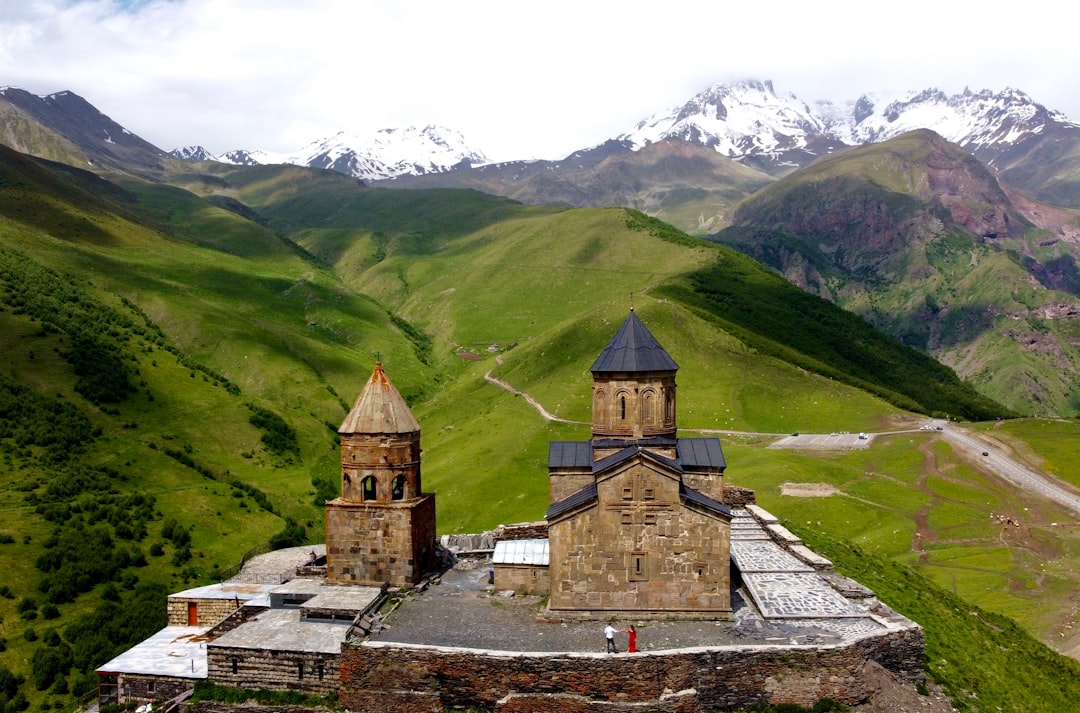 Geghard: il monastero armeno scavato nella roccia - 4RR9+74 | Secret World Trip Planner