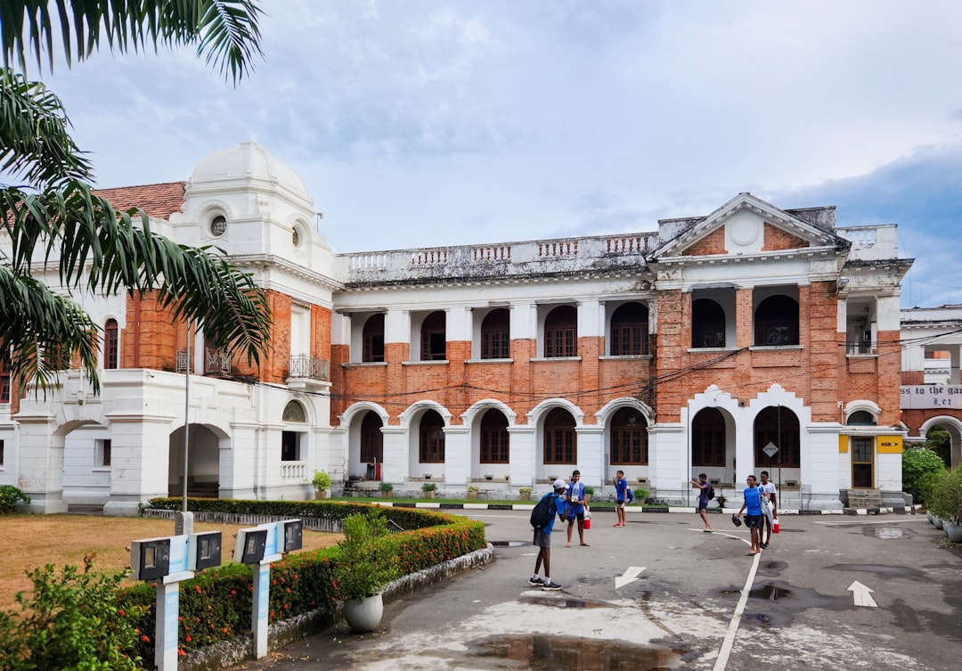 Scopri la Library in Sri Lanka: un tesoro di storia e cultura - Palugaswewa | Secret World Trip Planner