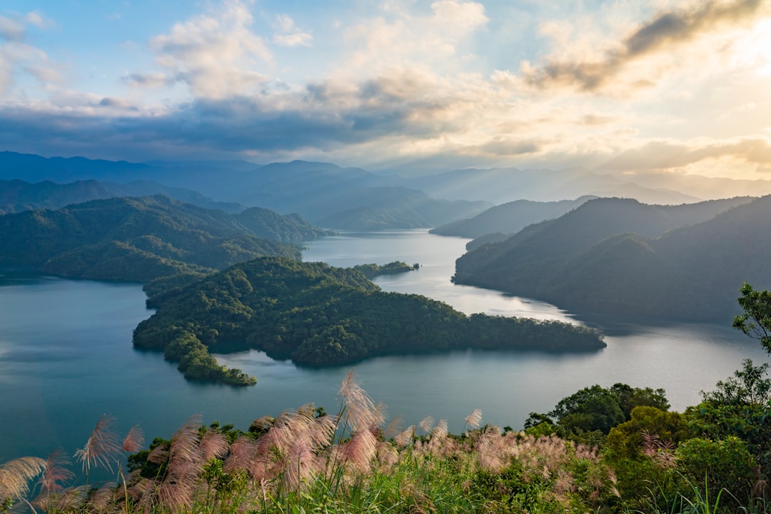Lago Phewa, Pokhara: reflejo del Annapurna - Lago Phewa | Secret World Trip Planner