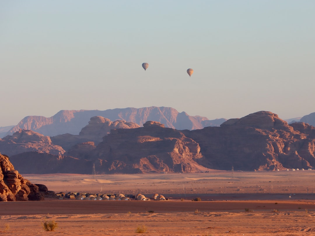 와디 룸: 돌 사막의 붉은 노을 - Wadi Rum Village | Secret World Trip Planner