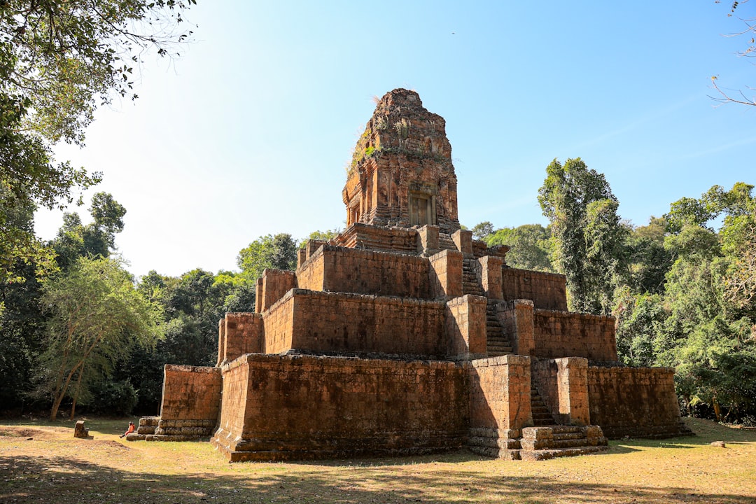 Unabhängigkeitsdenkmal von Kep: Geschichte und Bedeutung - Krong Kaeb | Secret World Trip Planner