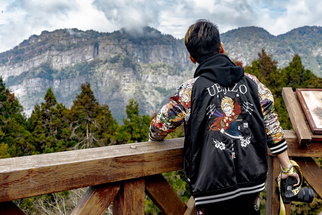 Alishan: Sonnenaufgang zwischen Wolken und Zypressen - Alishan Township | Secret World Trip Planner