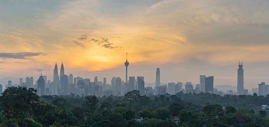 Torres Petronas : architecture et vertige à Kuala Lumpur - 50088 Kuala Lumpur | Secret World Trip Planner
