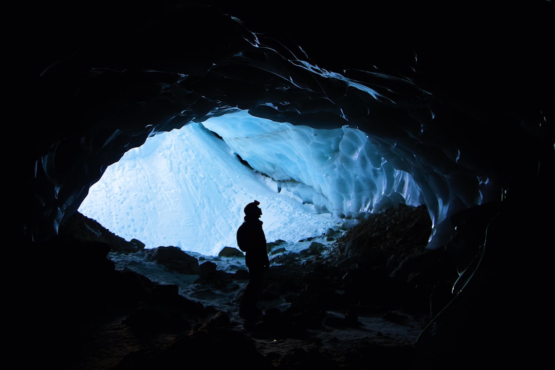 Cueva de Hielo Narusawa: en el corazón del Fuji - Minamitsuru District | Secret World Trip Planner