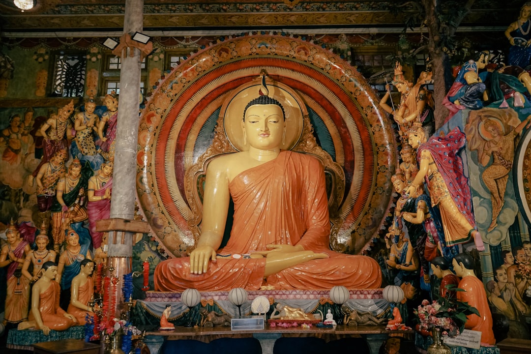 Scopri il Gangaramaya Temple: un gioiello culturale a Colombo - Colombo | Secret World Trip Planner