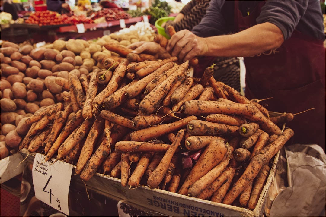 Obor Market București: el mercado de historias y aromas - Strada Ziduri Moși 4 | Secret World Trip Planner