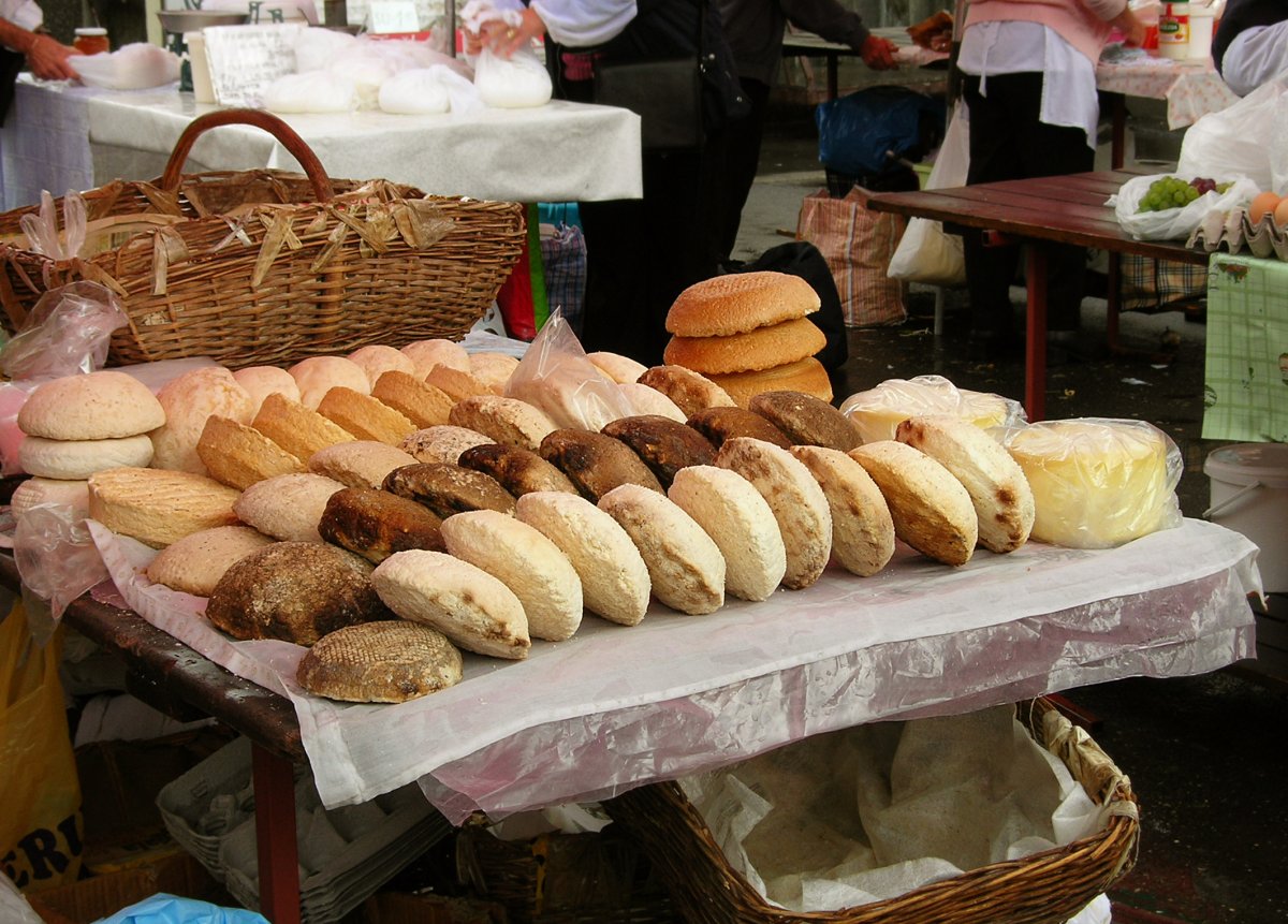 Dolac Markt Zagreb: Das pulsierende Herz der Oberstadt - 10000 | Secret World Trip Planner