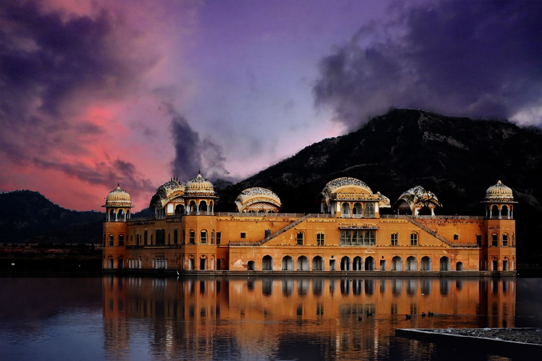 자이푸르 궁전: 무굴 건축의 왕실 박물관 - Jaipur | Secret World Trip Planner