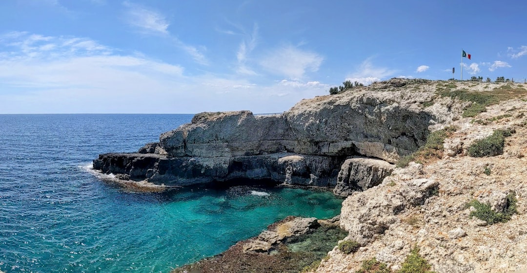 穆罗迪波尔科灯塔：照亮西西里岛的光辉 - Str. Capo Murro di Porco | Secret World Trip Planner