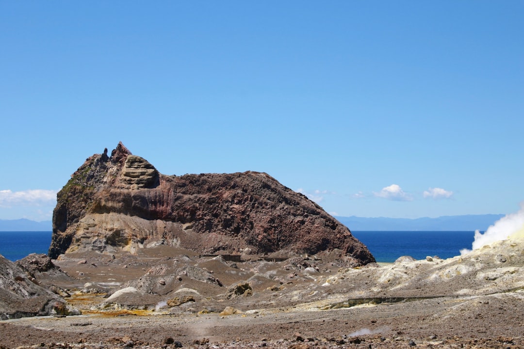 Вхакаари/Белый остров: морской вулкан Новой Зеландии - Whakaari/White Island | Secret World Trip Planner
