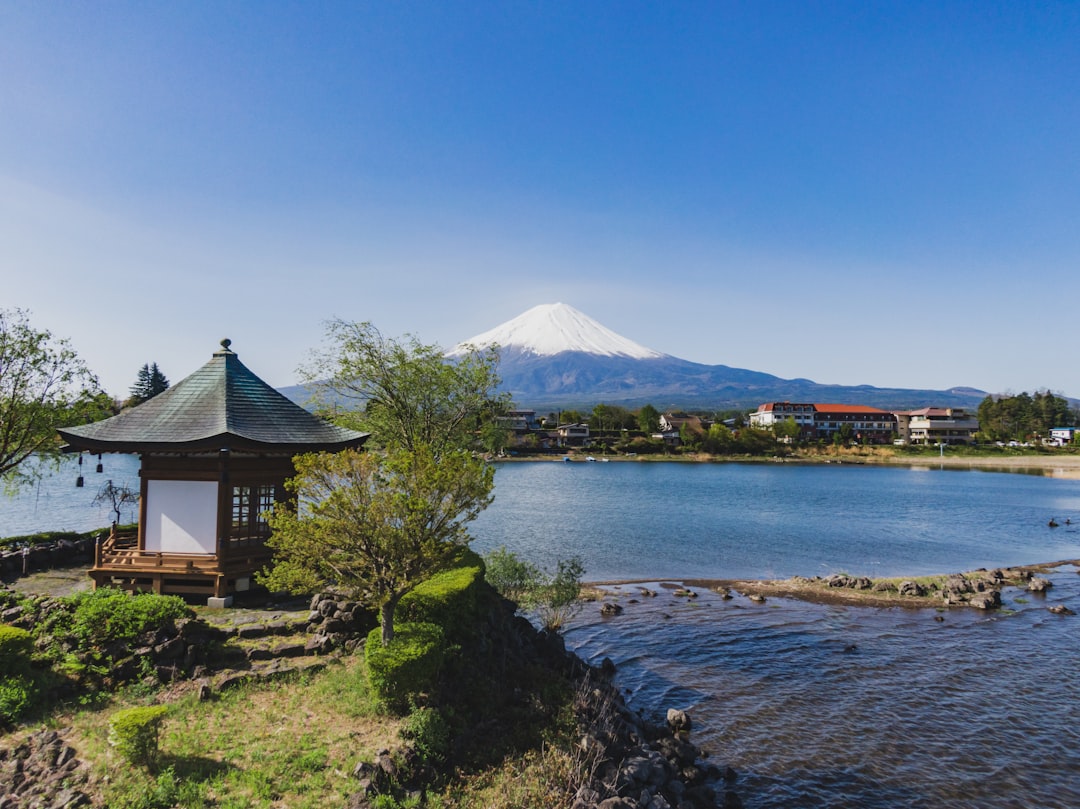 Kawaguchi Lake: Fuji's Reflection on the Water - Distretto di Minamitsuru | Secret World Trip Planner