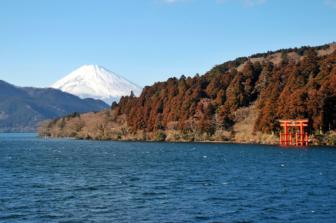Озеро Кавагути: отражение Фудзи на воде - Distretto di Minamitsuru | Secret World Trip Planner