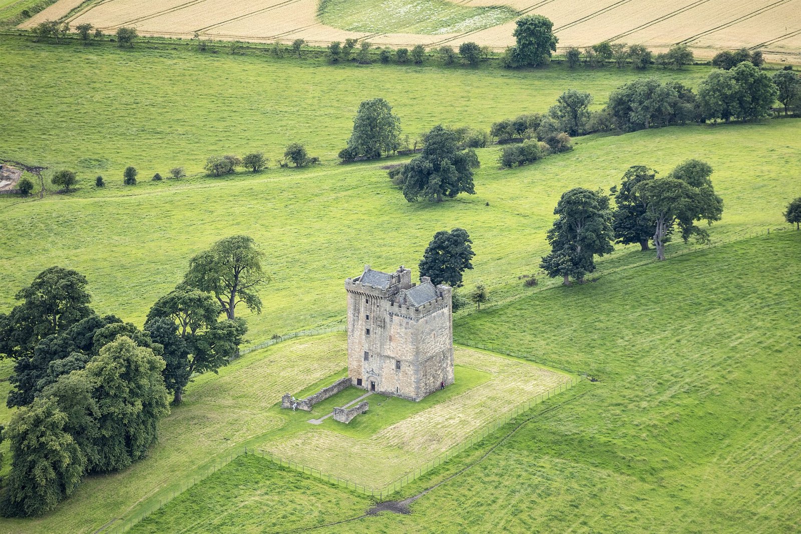 Découvrez The Tower : un voyage dans l'histoire de la musique rock en Écosse - Edinburgh | Secret World Trip Planner