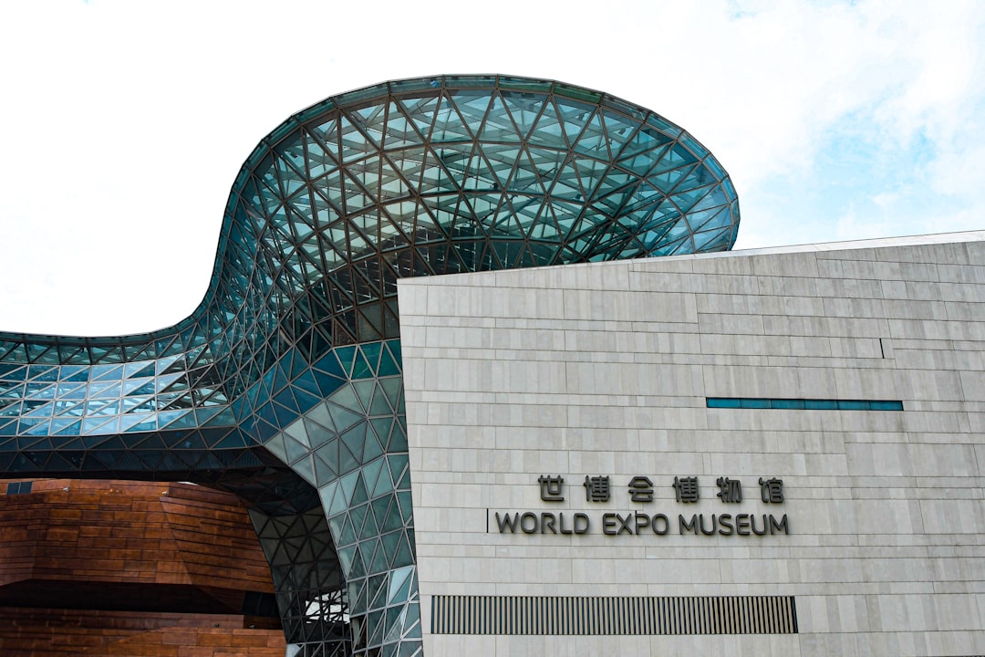 Shanghai Museum: bronzi Shang e ceramiche Tang nel cuore della città - Huang Pu Qu | Secret World Trip Planner