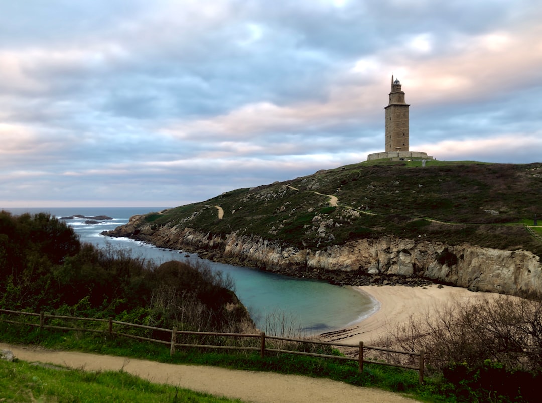 Farol de Albarnaz: il faro solitario delle Azzorre - Estr. do Farol | Secret World Trip Planner