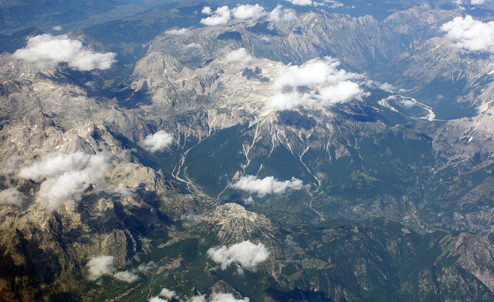 Entdecken Sie Maja und Jezercës: der höchste Gipfel der Dinarischen Alpen - Maja Jezercë (2694m) | Secret World Trip Planner