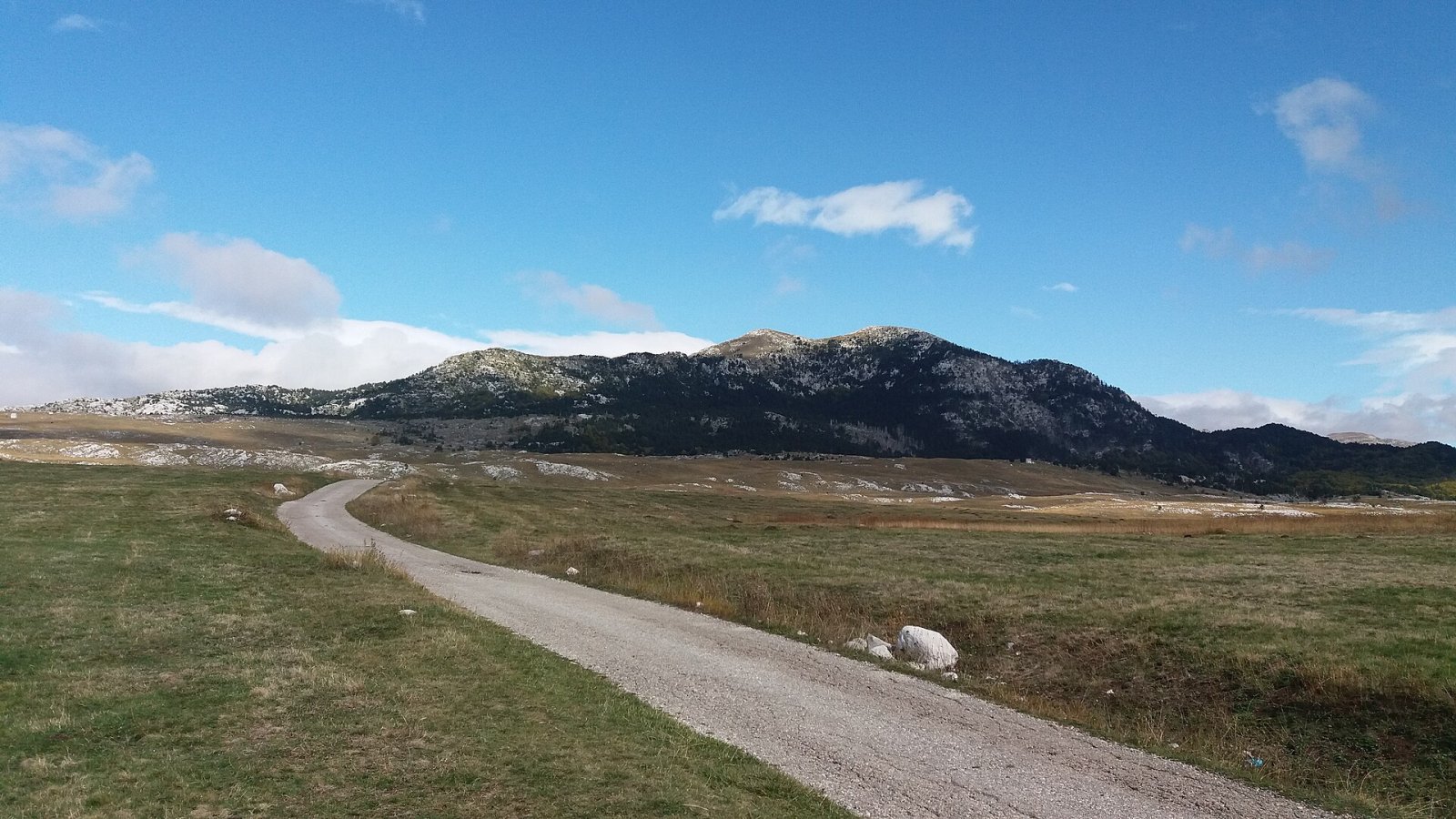 Entdecken Sie Pusti Lisac: Ein unberührtes Naturparadies in Montenegro - Brestice | Secret World Trip Planner