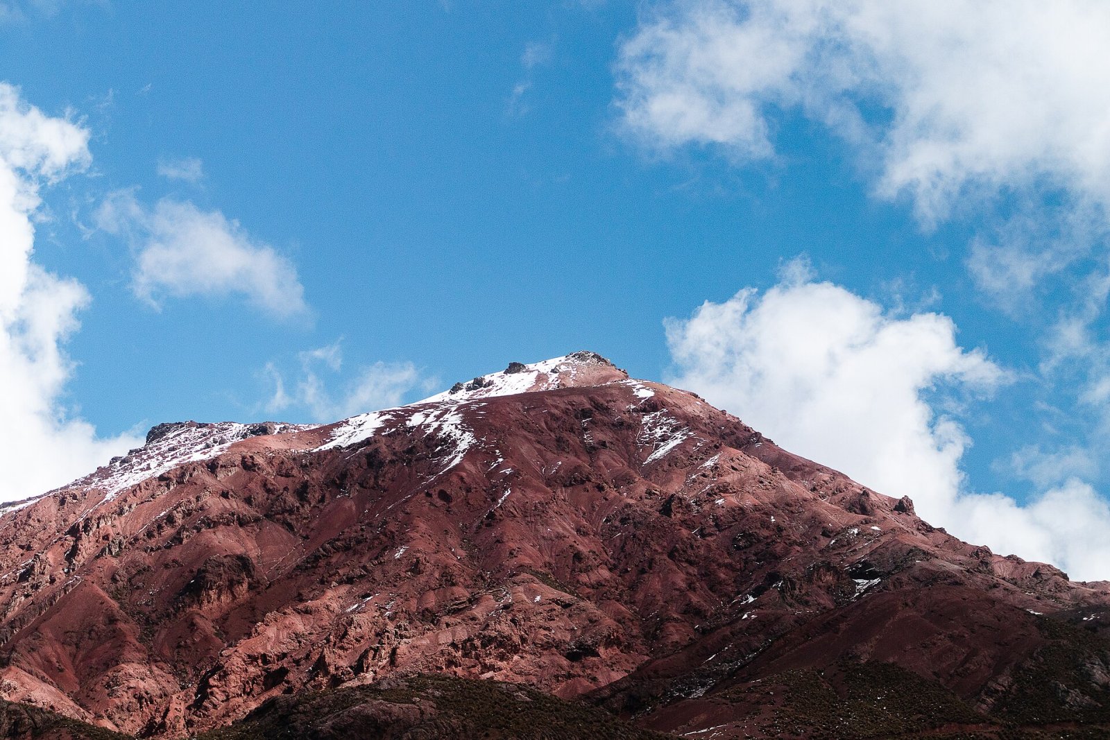 Entdecke Paryaqaqa: Der heilige Berg Perus | Secret World Trip Planner