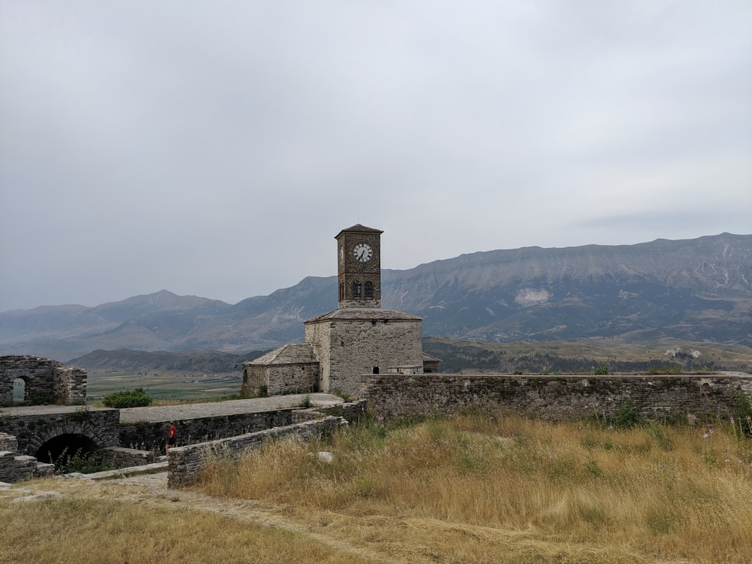 La Torre del Reloj en Albania: un viaje en el tiempo - Gjirokastër | Secret World Trip Planner