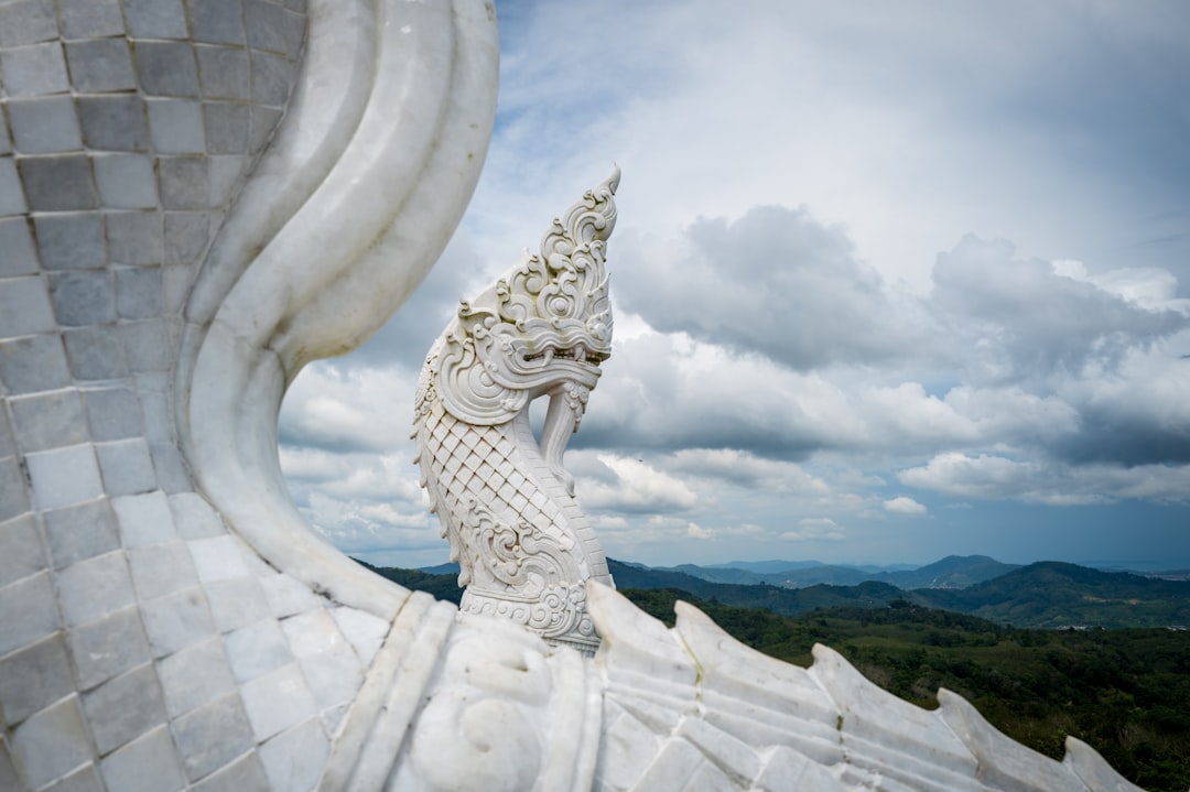 화이트 아이: 태국의 역사적 보물 - Mae Sariang District | Secret World Trip Planner