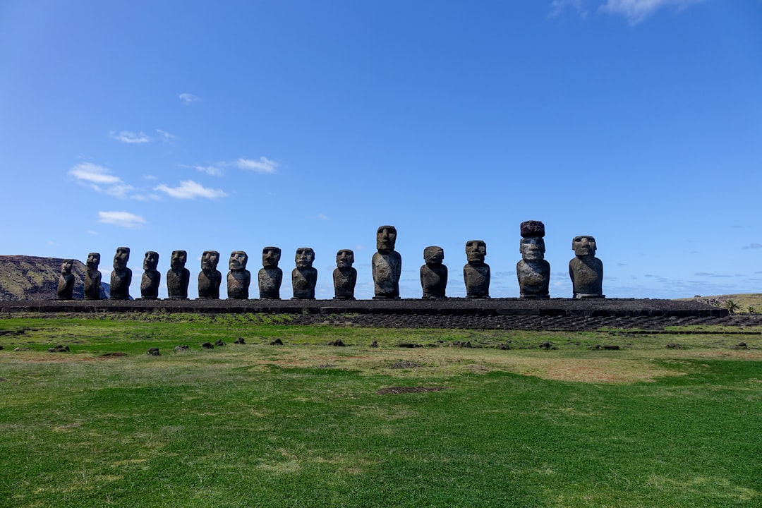 Ahu Taharoa: Das Geheimnis der Rapa Nui Kultur in Chile - Hanga Roa | Secret World Trip Planner