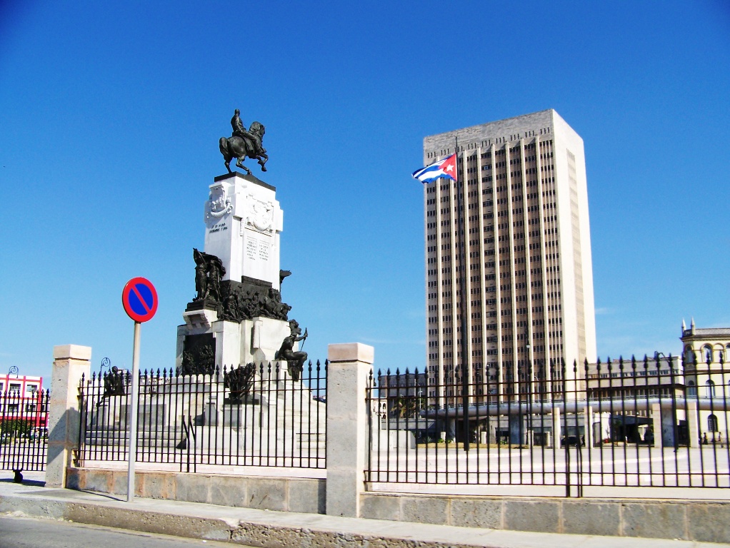 Hermanos Ameijeiras: l'ospedale simbolo di Cuba - La Habana | Secret World Trip Planner