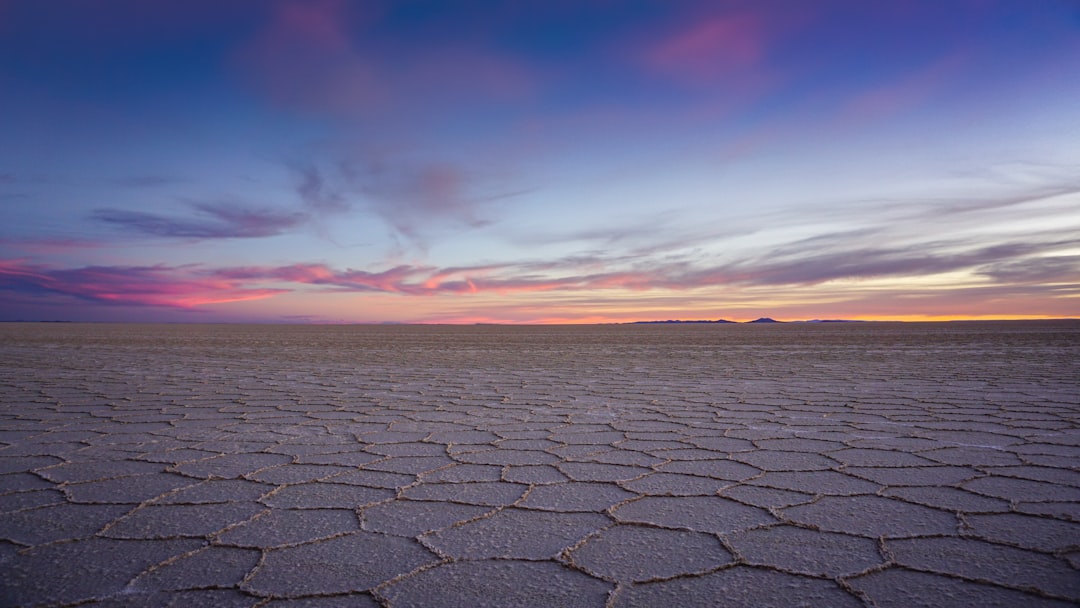 Salar de Uyuni : le désert de sel en Bolivie - Av. Ferroviaria | Secret World Trip Planner