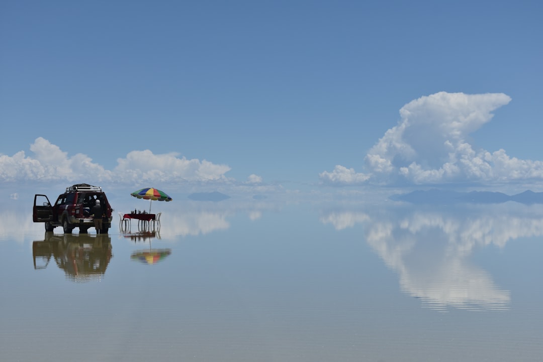 Salar de Uyuni: el desierto de sal de Bolivia - Av. Ferroviaria | Secret World Trip Planner