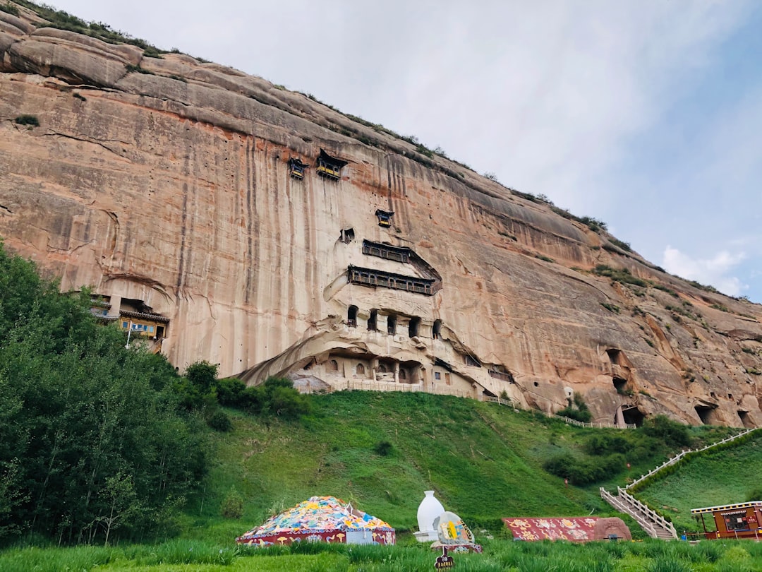 Grotta di Devetashka: luce e buio nel cuore della Bulgaria - 5555 Devetaki | Secret World Trip Planner